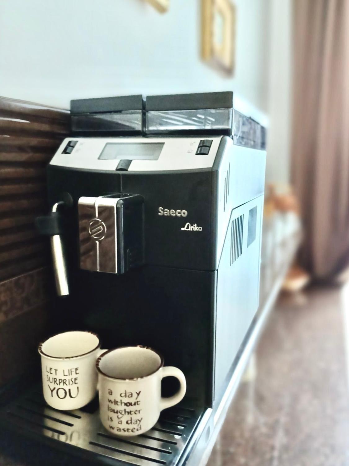 ריבנה Lux Apartments In The City Center With A Coffee Machine, View Of A Theater, Near Zlata Plaza מראה חיצוני תמונה